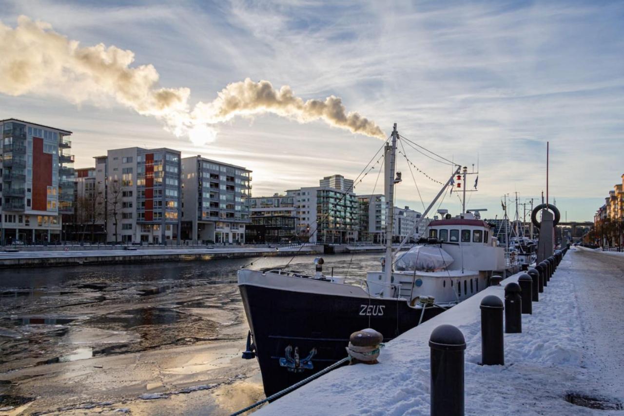 Convenient In Sodermalm For 4 Apartment
